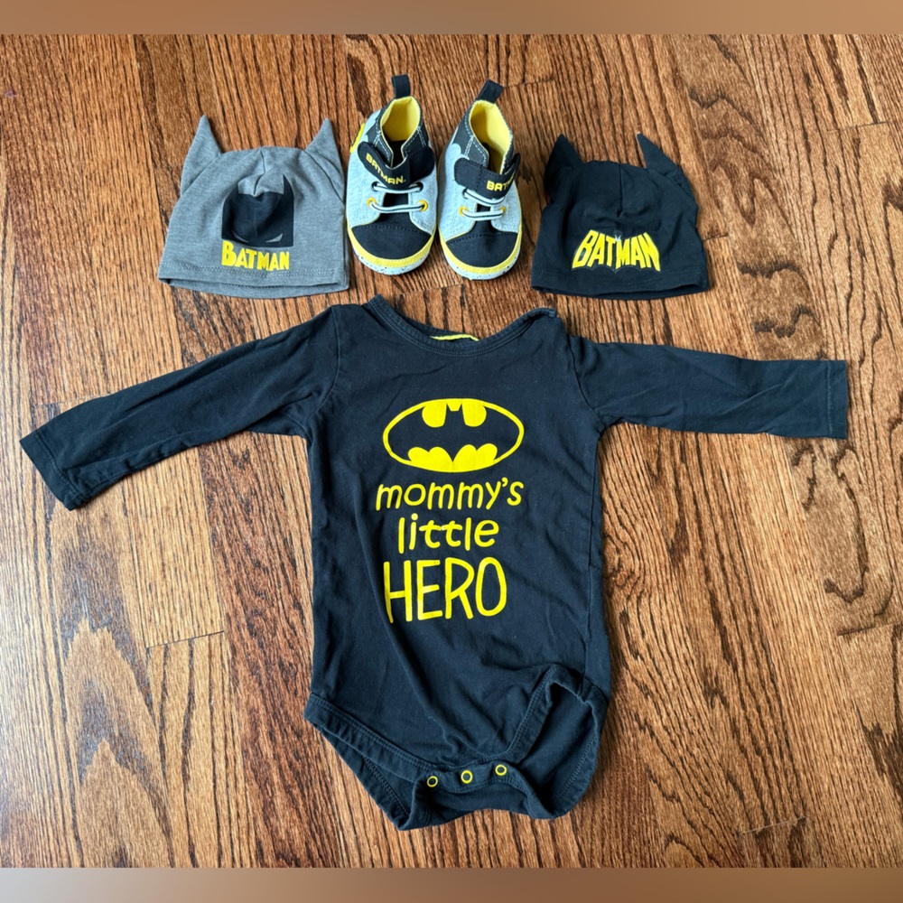 Batman Superhero Baby Matching Set - Size - See notes ( 6 months)